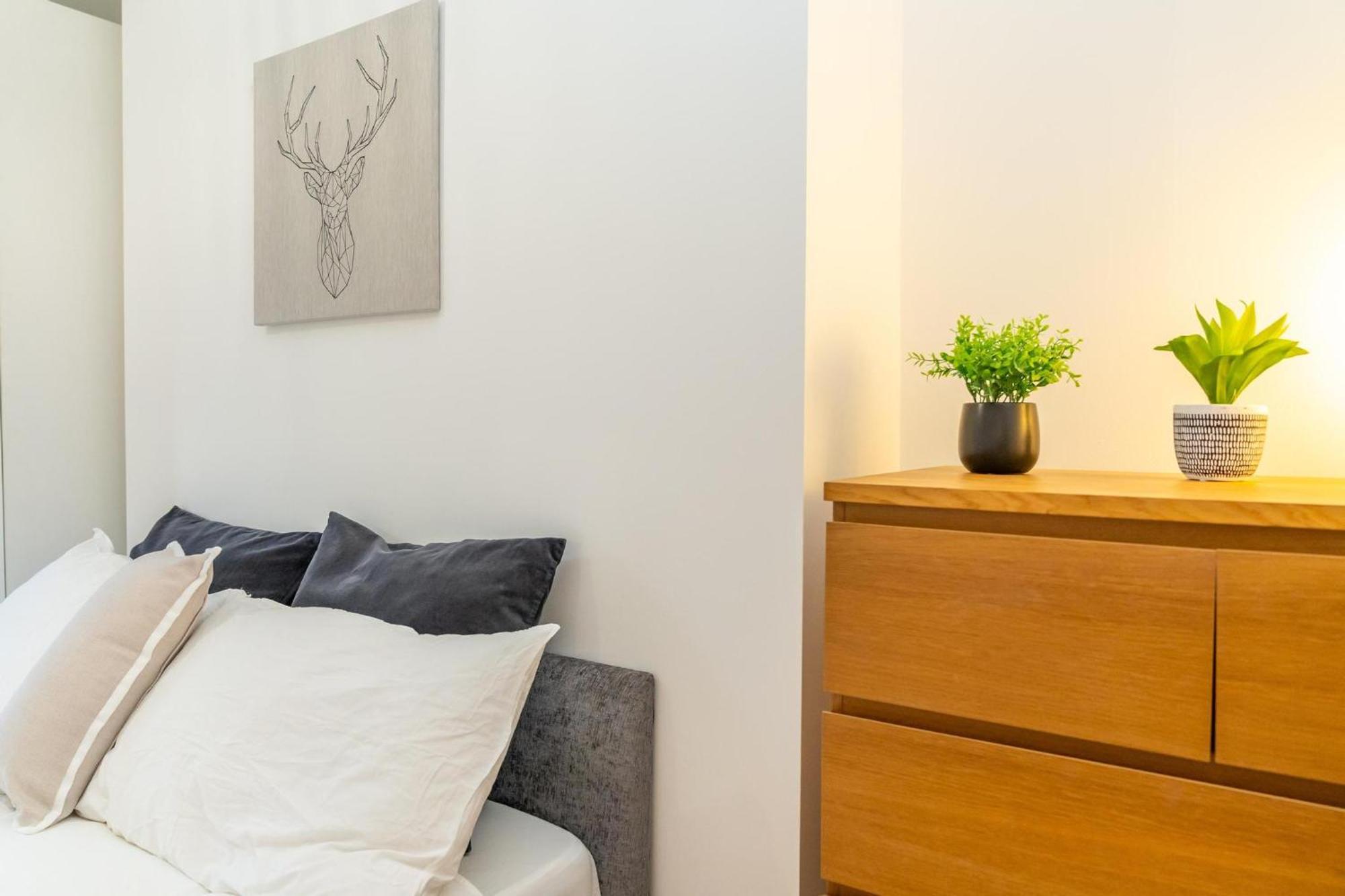 Location! 2 Bed/2Bath - Pro Host Lägenhet London Exteriör bild